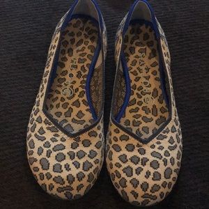Spotted Rothys flats size 9